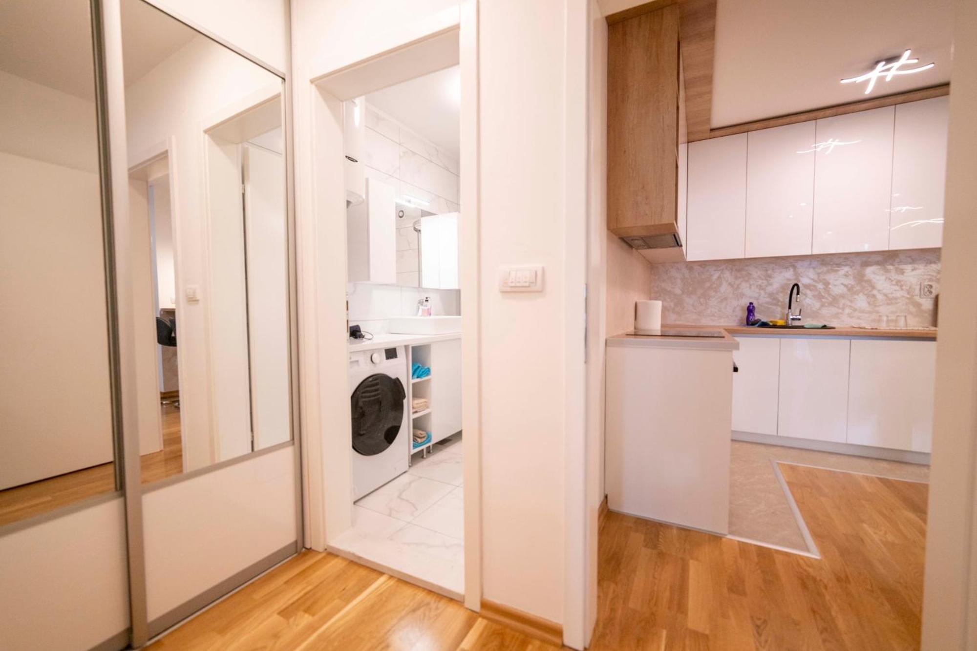 Apartment 5 Star Lukavica Екстер'єр фото