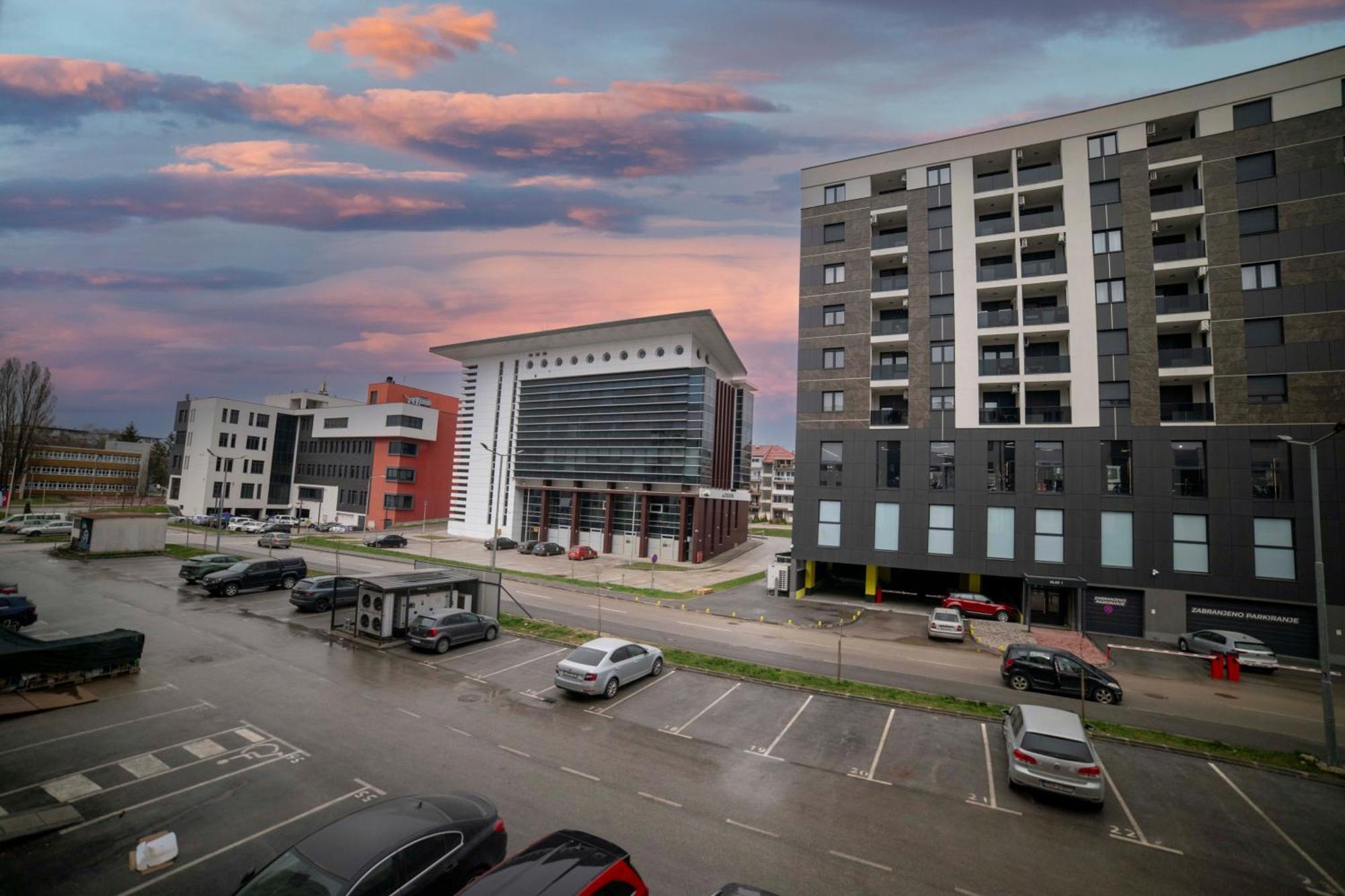 Apartment 5 Star Lukavica Екстер'єр фото