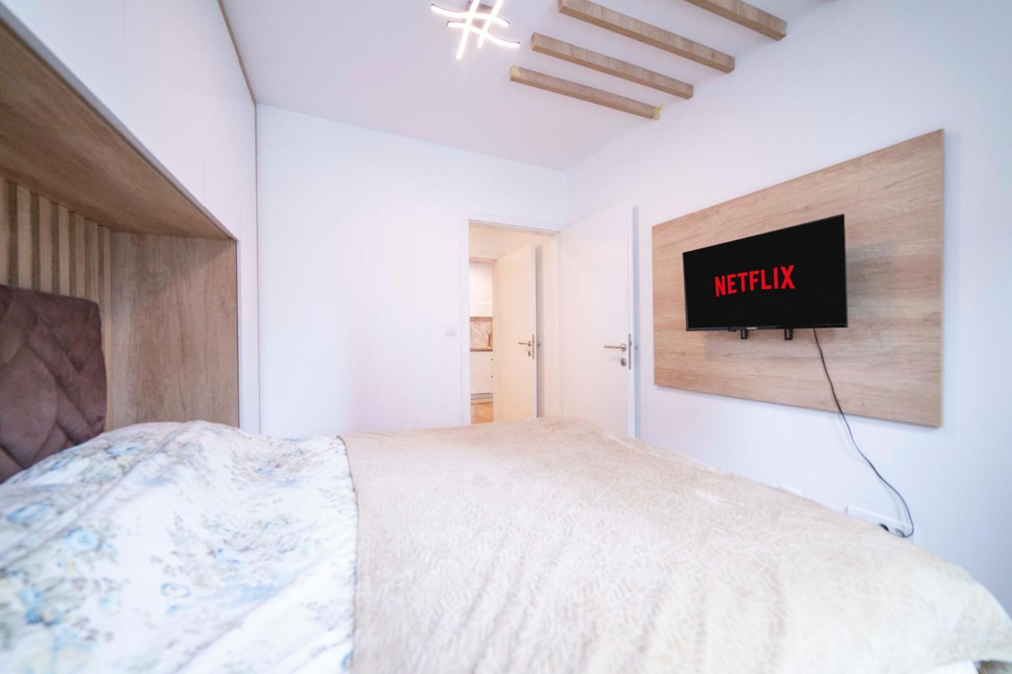 Apartment 5 Star Lukavica Екстер'єр фото